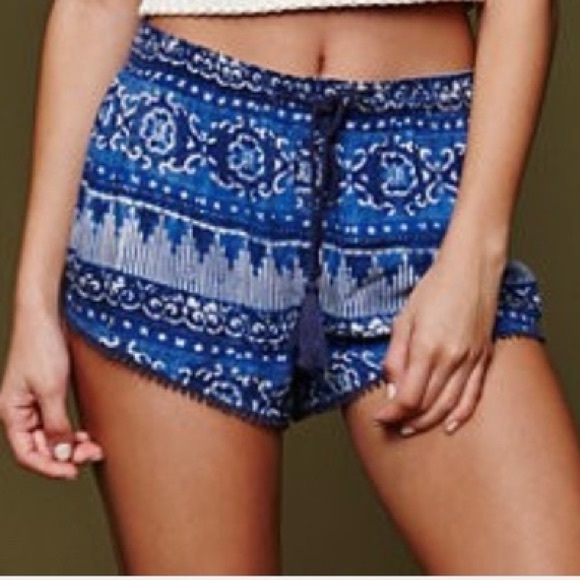 House of Harlow 1960 Easy Fringe Shorts Drawstring Abstract Print Blue White - Picture 2 of 7